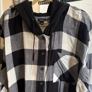 Black white plaid hoodie flannel shirt jac . NWOT Sz 6